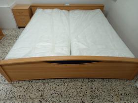 Das Bett ist ein früheres Projekt der Holzbrücke und dient als Beispielbild für die angebotene Ware. © Die Brücke e.V.