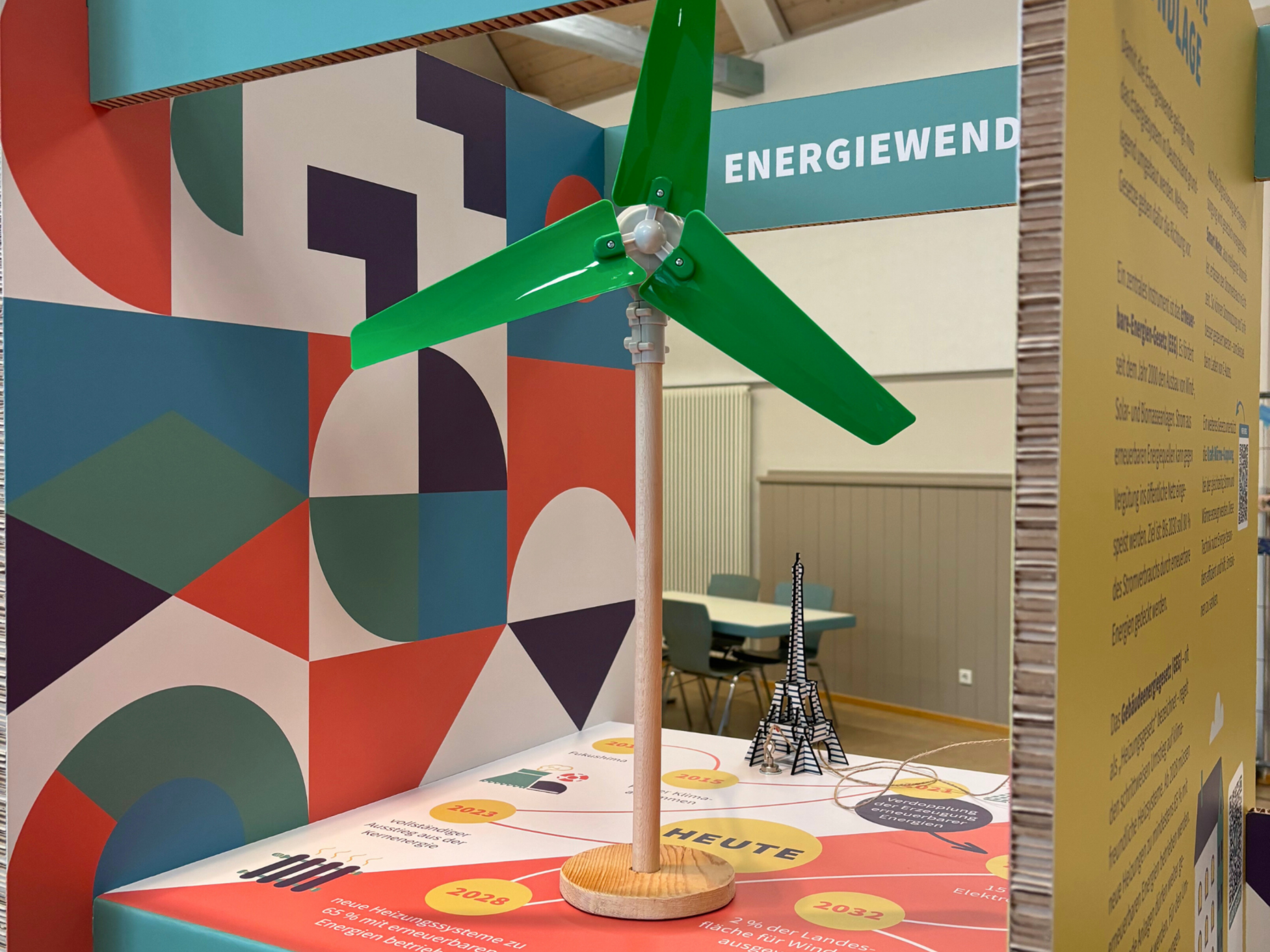 Besucher:innen werden eingeladen, sich interaktiv mit der Ausstellung auseinanderzusetzen. © Foto: LAG Main4Eck Miltenberg e.V.